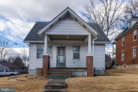 18 TRITLE AVENUE WAYNESBORO PA 17268