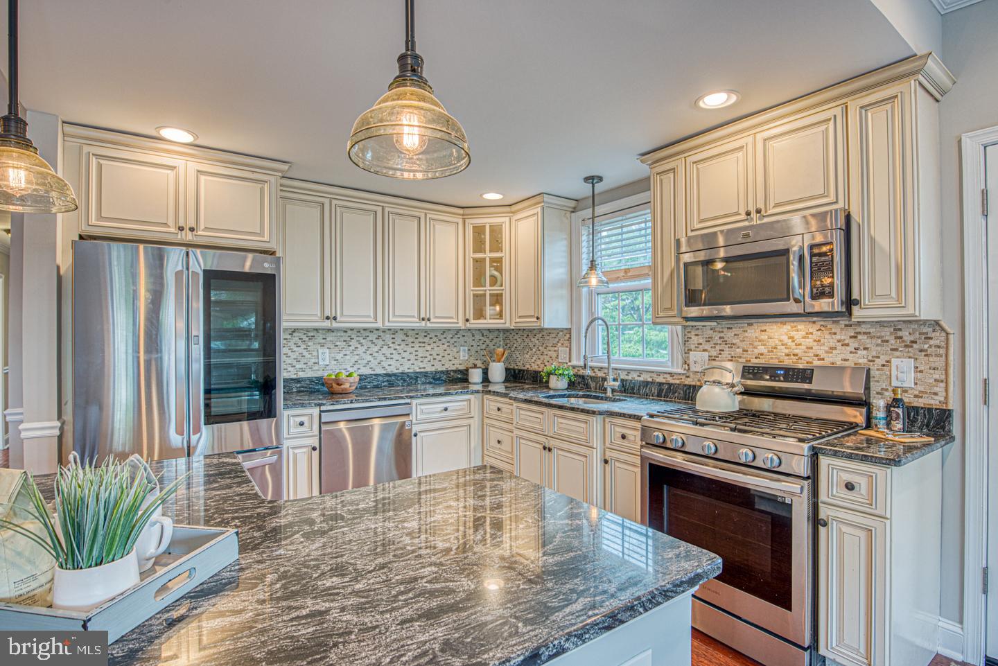 ROXBOROUGH - Residential