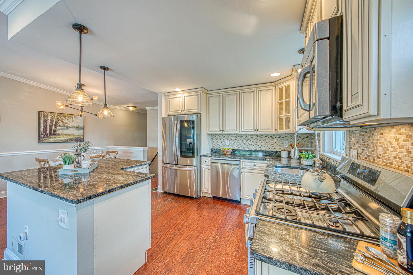ROXBOROUGH - Residential