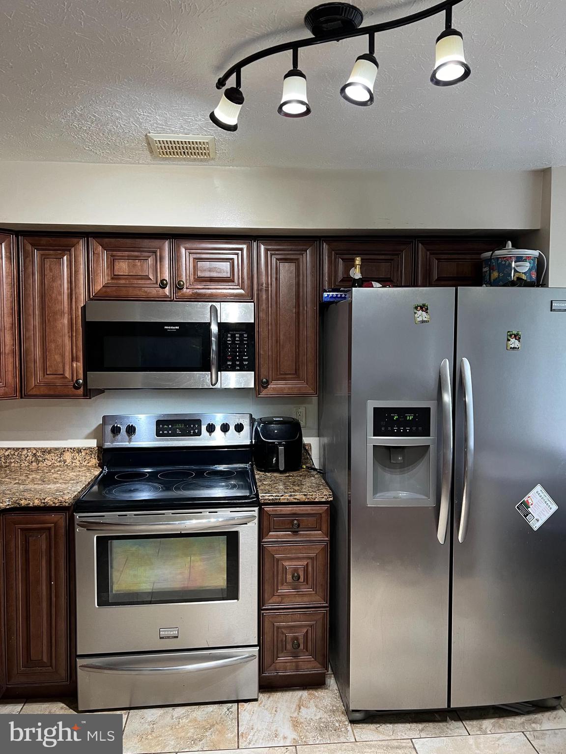 WESTHAMPTON TOWNHOUSES P - Residential