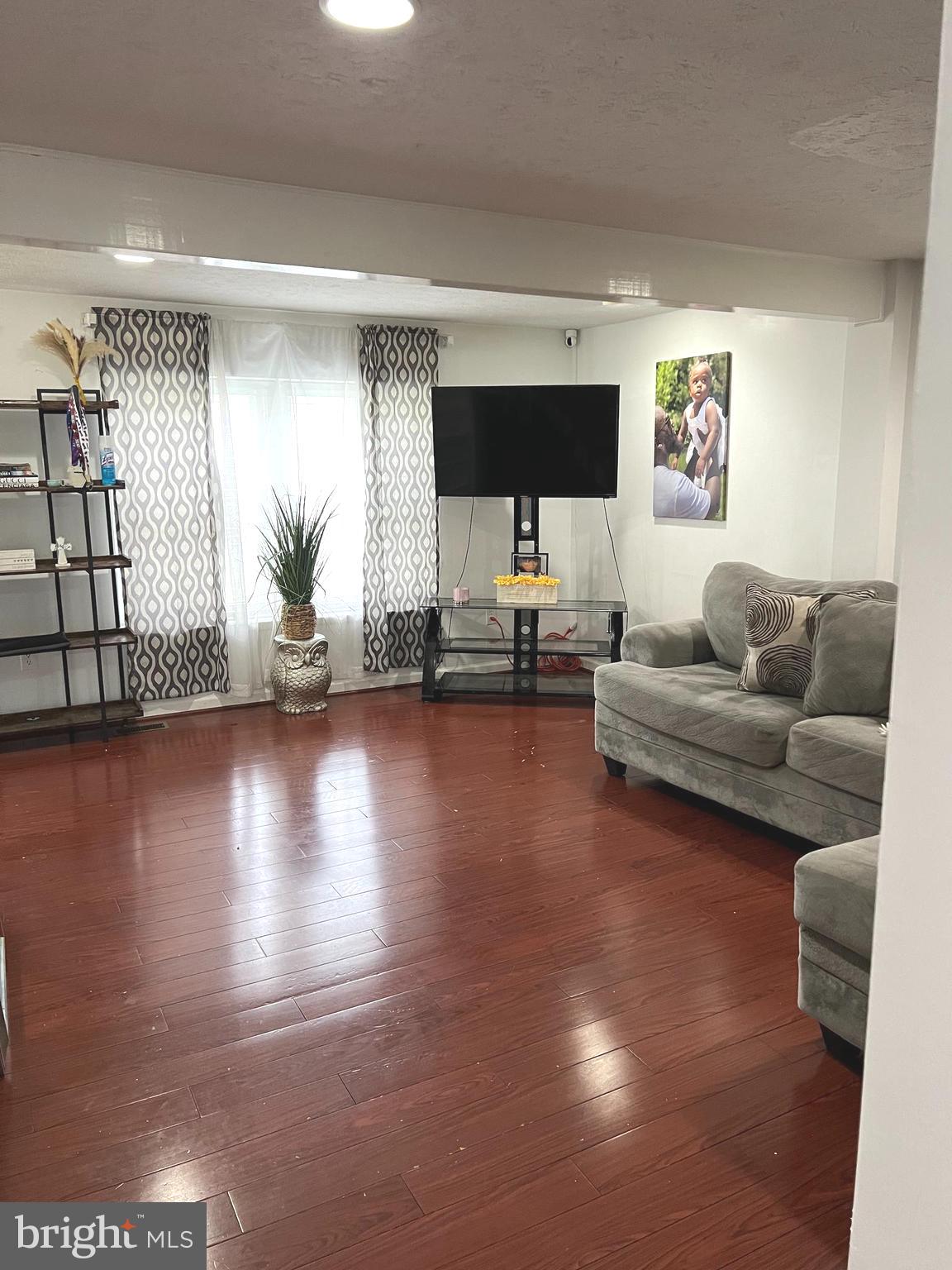 WESTHAMPTON TOWNHOUSES P - Residential