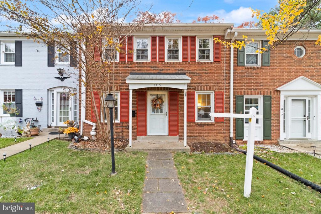 Photo of 1315 Mead Terrace, WOODBRIDGE, VA 22191 (MLS # VAPW2101628)