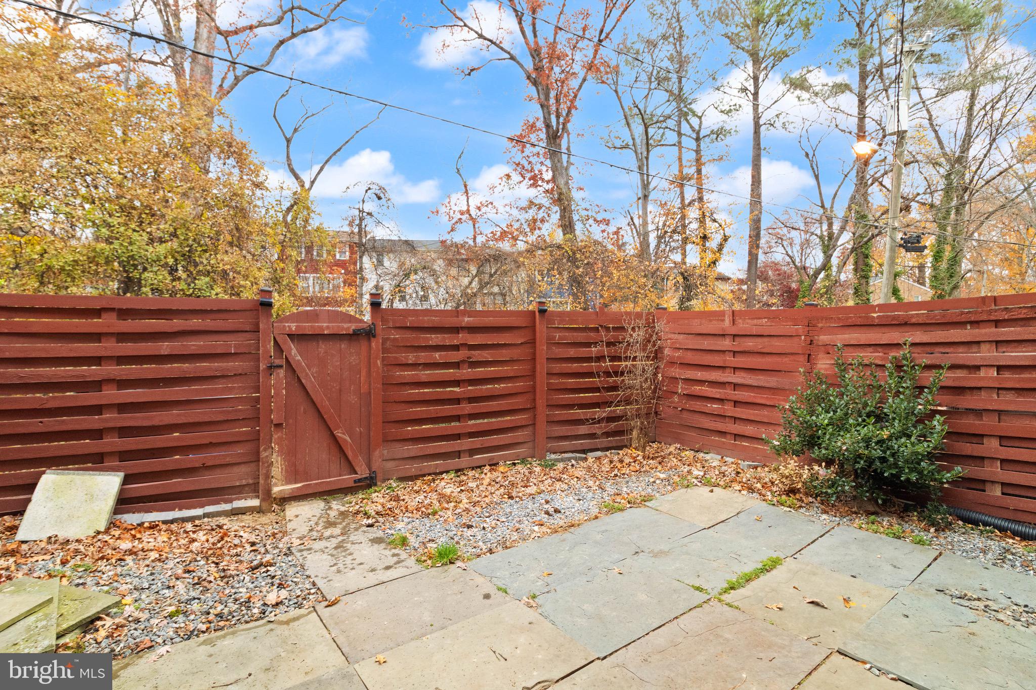 GREENWICH HILL - Residential