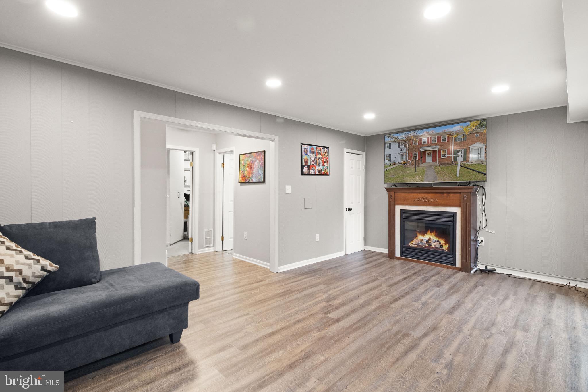 GREENWICH HILL - Residential