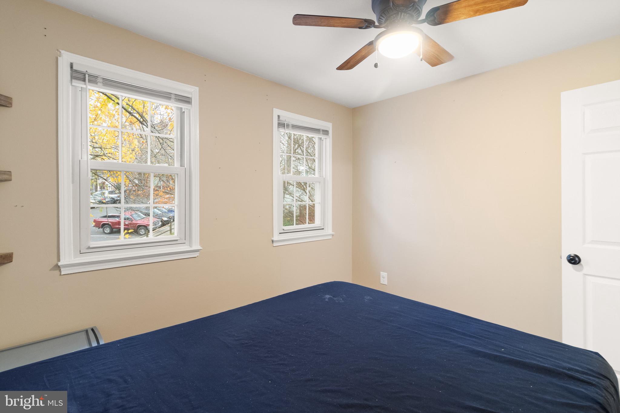 GREENWICH HILL - Residential