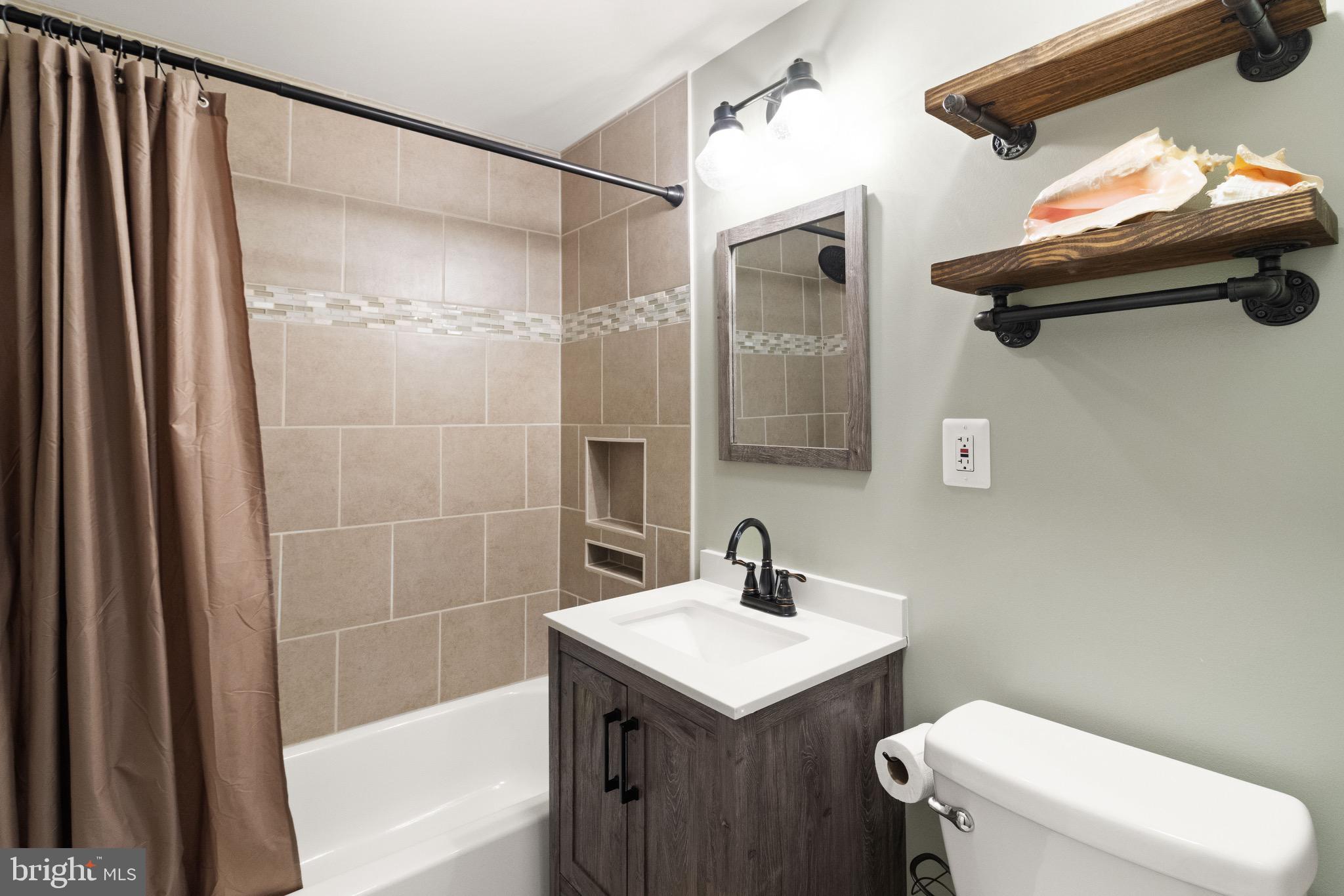 GREENWICH HILL - Residential