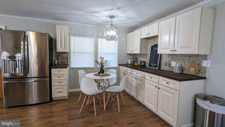 1976 N. EAST AVE, 32