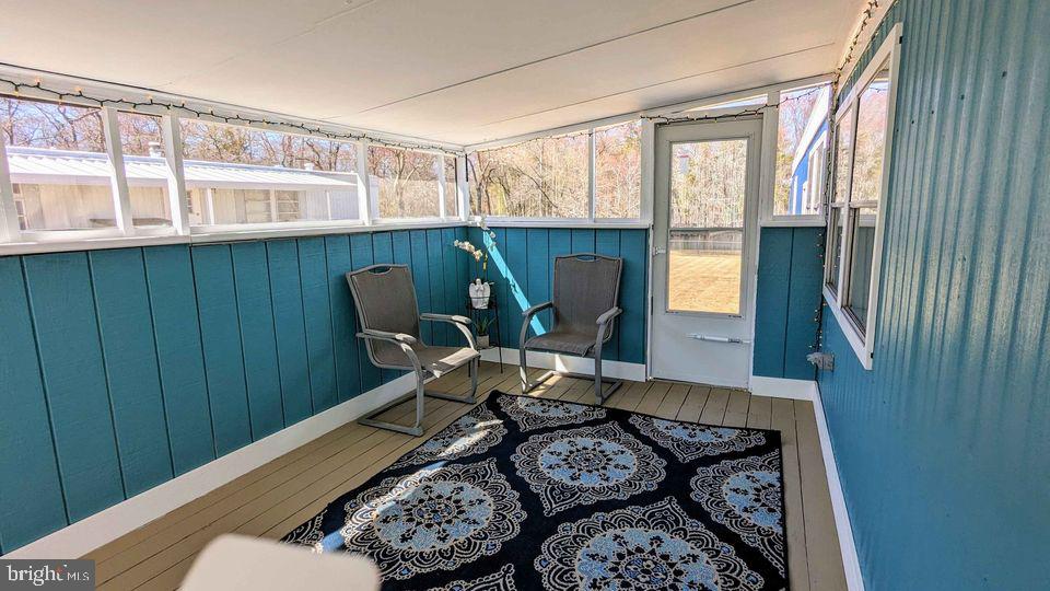 1976 N. EAST AVE, 32