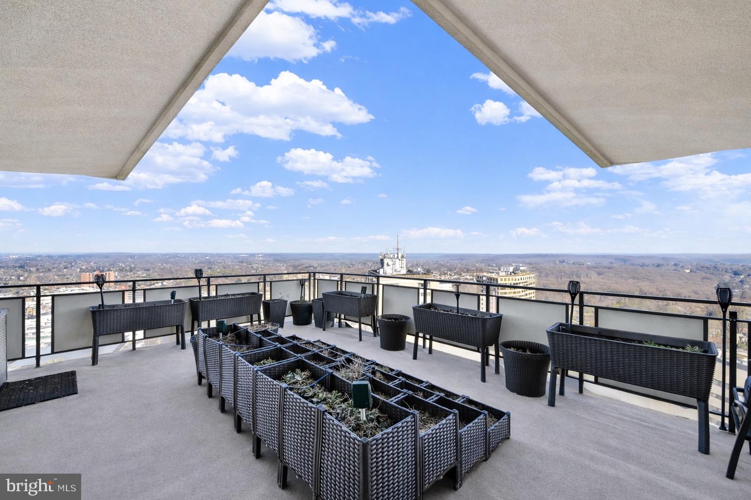 RIDGELY TOWSON CENTER - Residential