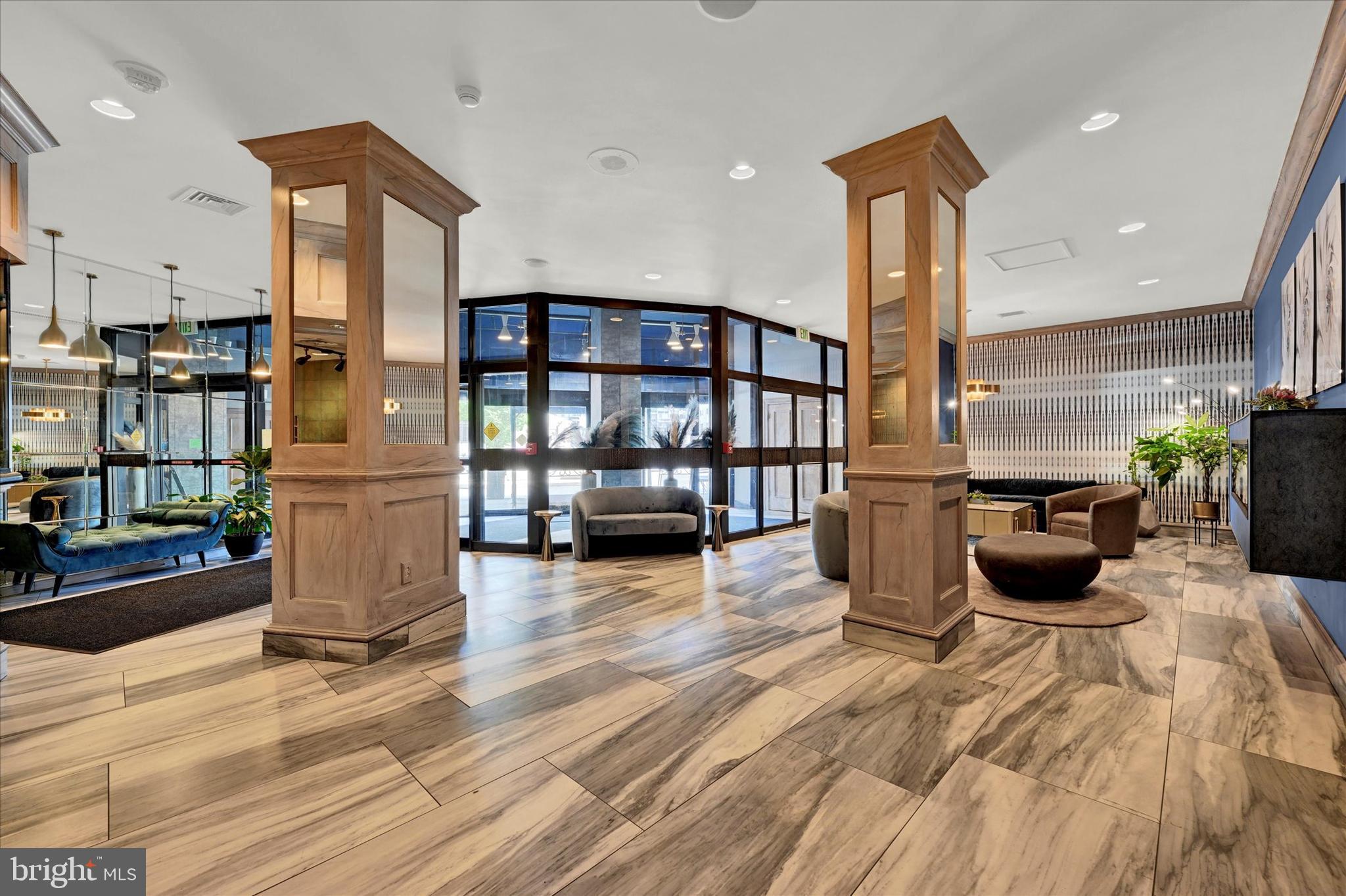 RIDGELY TOWSON CENTER - Residential