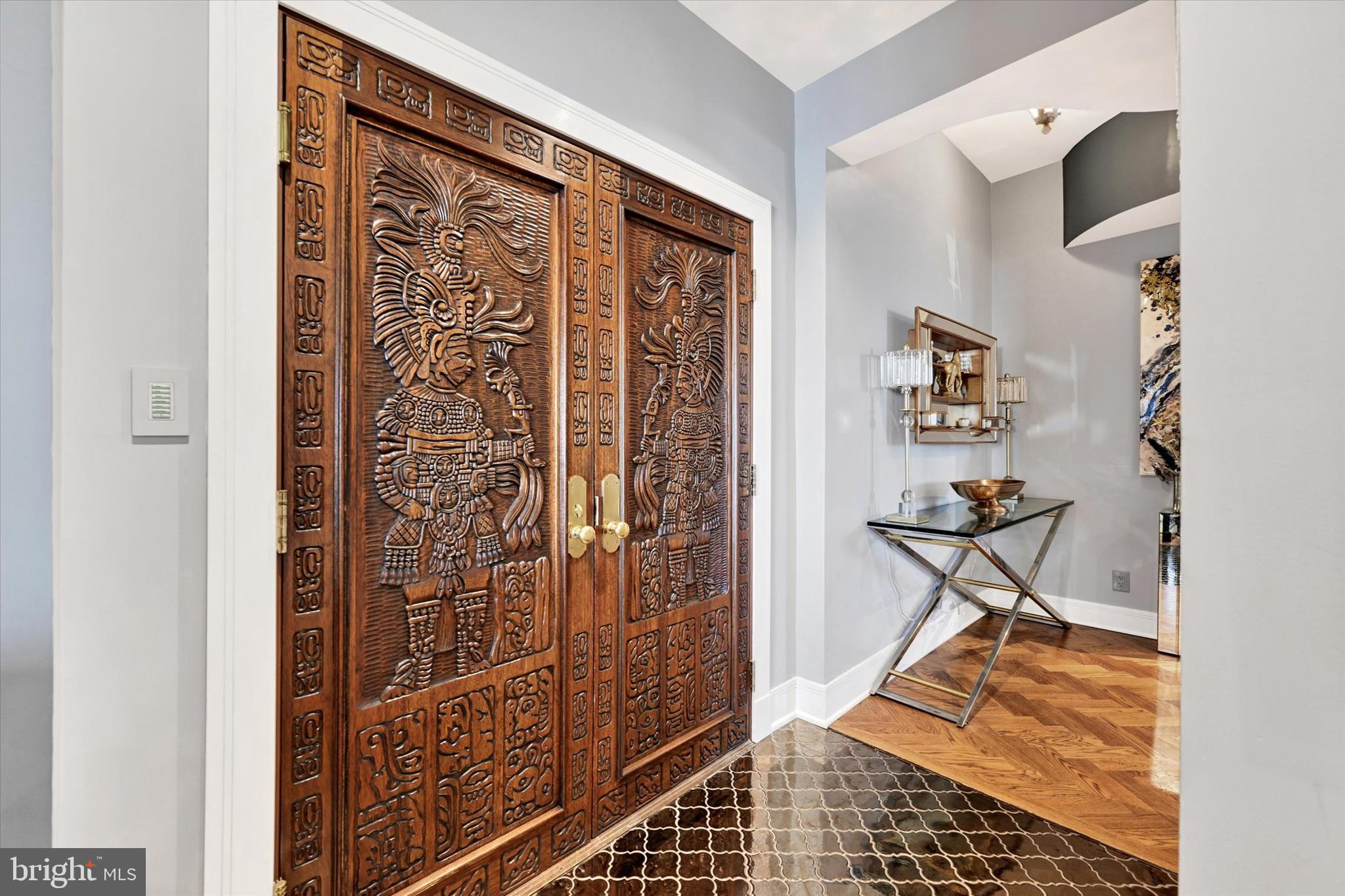 RIDGELY TOWSON CENTER - Residential