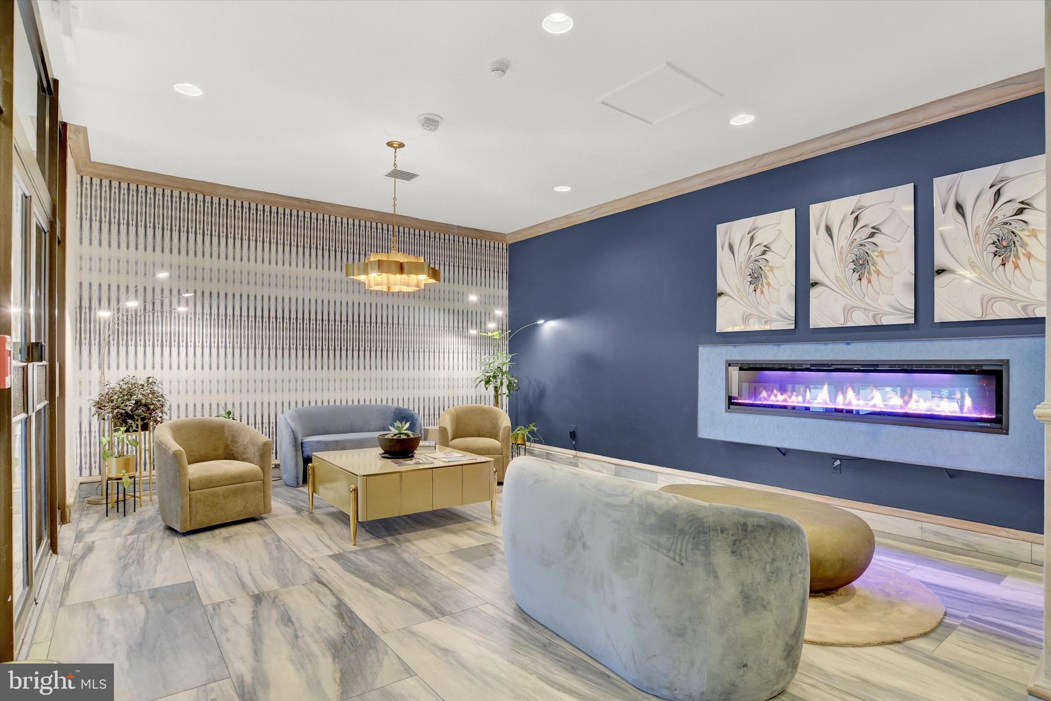 RIDGELY TOWSON CENTER - Residential