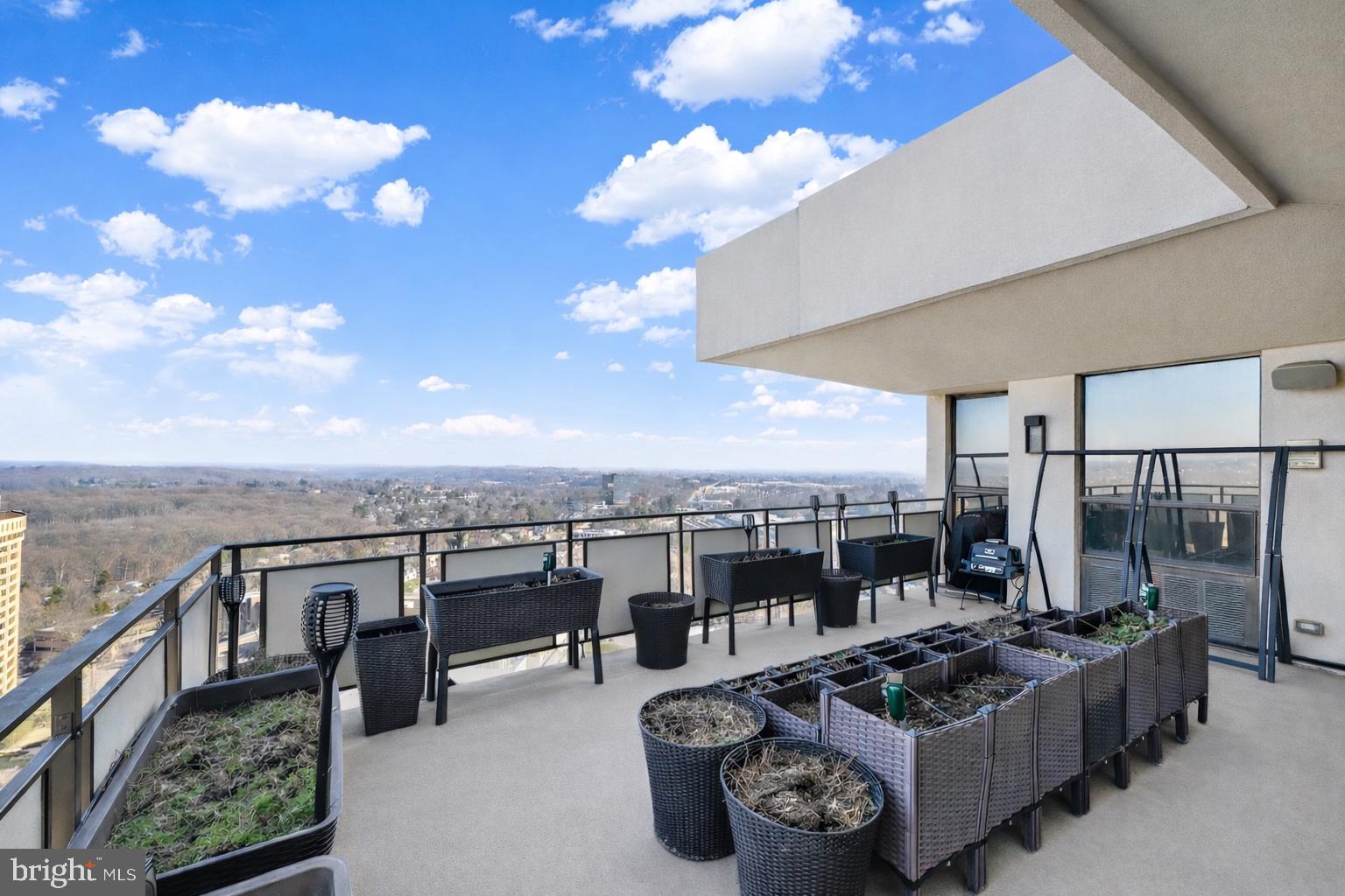 RIDGELY TOWSON CENTER - Residential