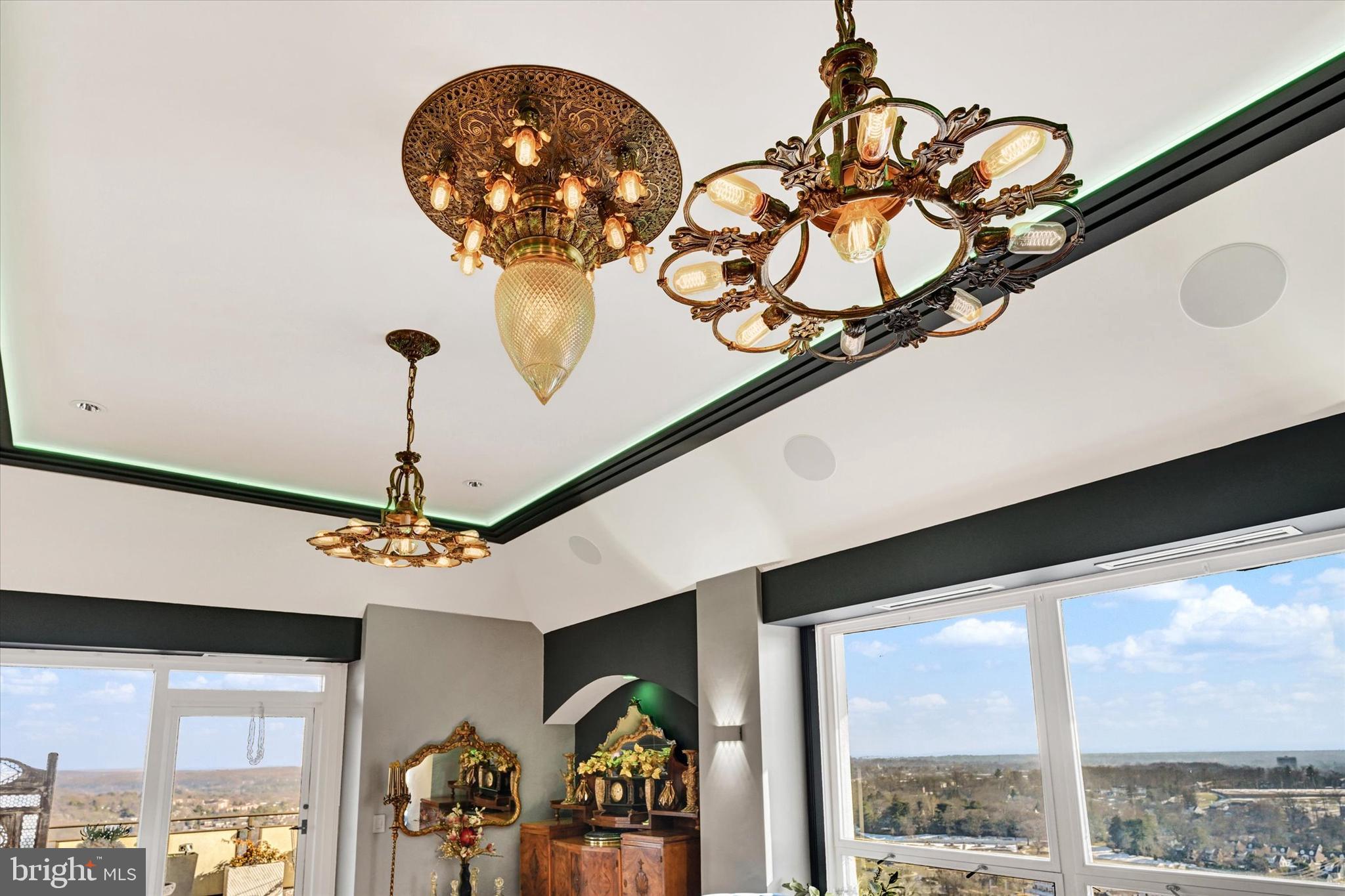 RIDGELY TOWSON CENTER - Residential