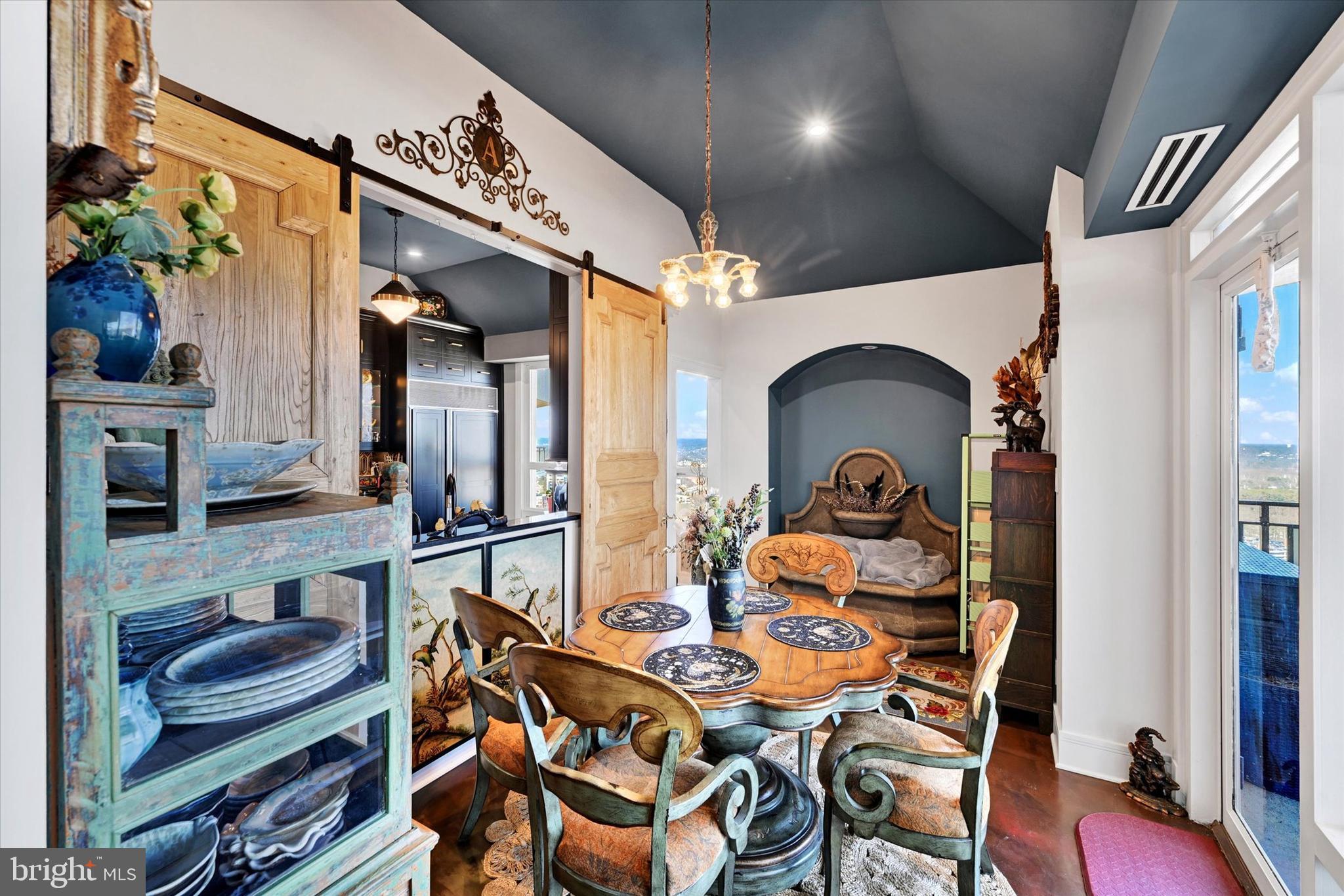 RIDGELY TOWSON CENTER - Residential