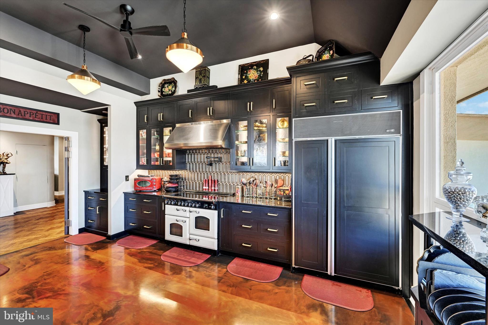 RIDGELY TOWSON CENTER - Residential