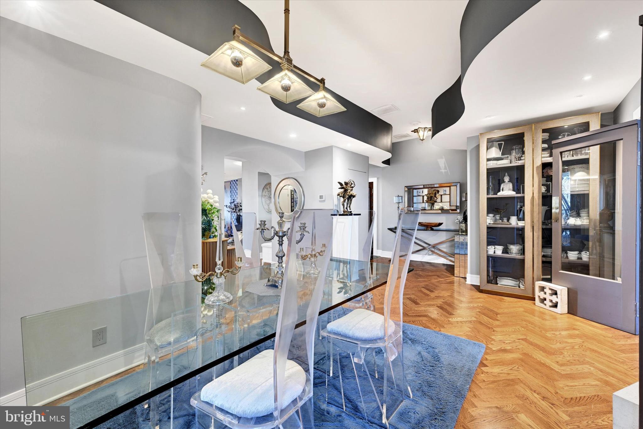 RIDGELY TOWSON CENTER - Residential