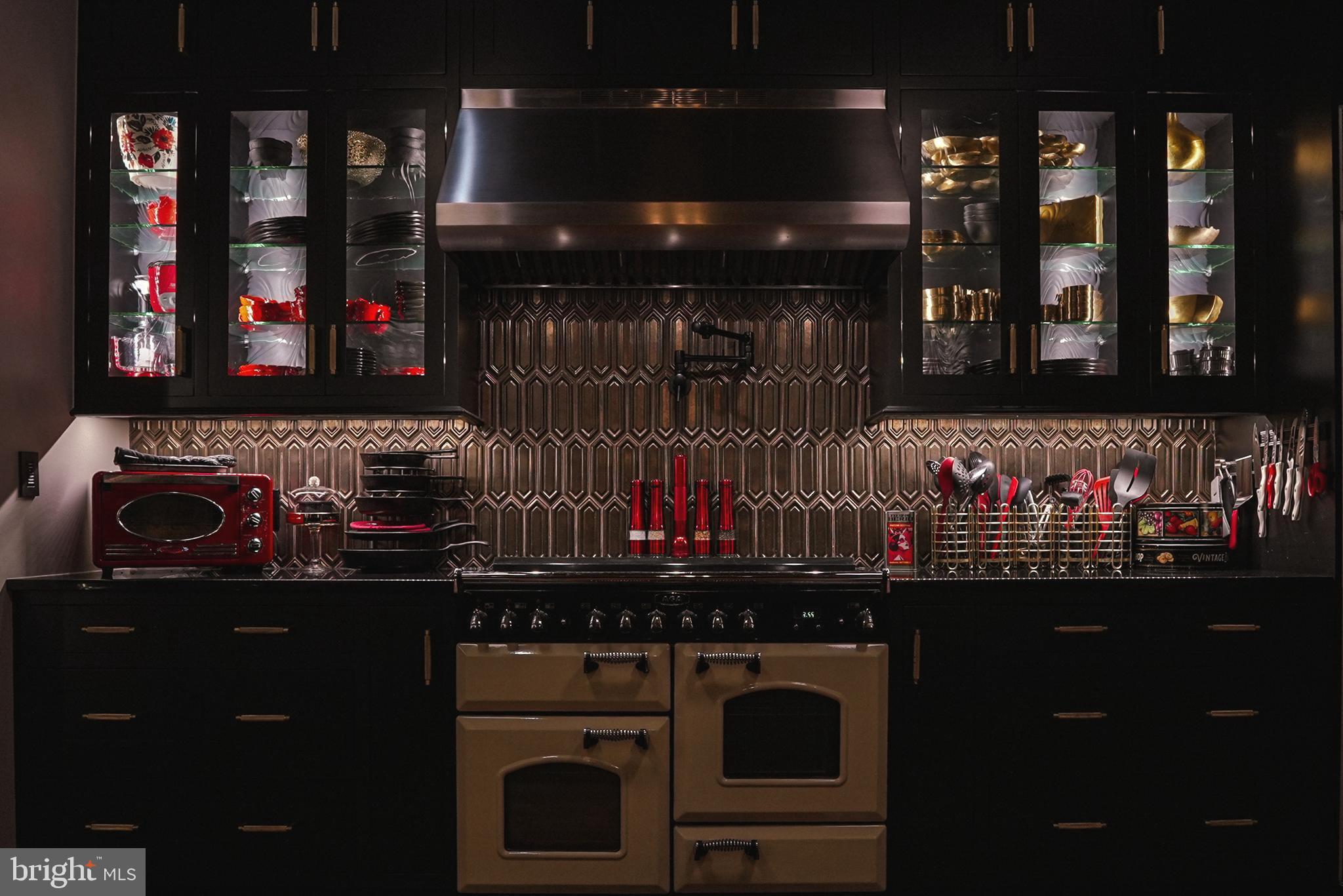 RIDGELY TOWSON CENTER - Residential