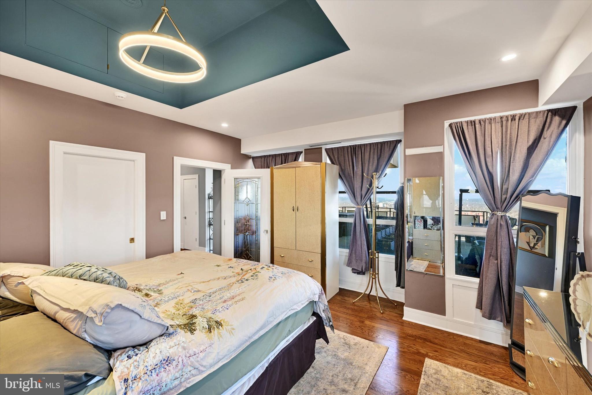 RIDGELY TOWSON CENTER - Residential