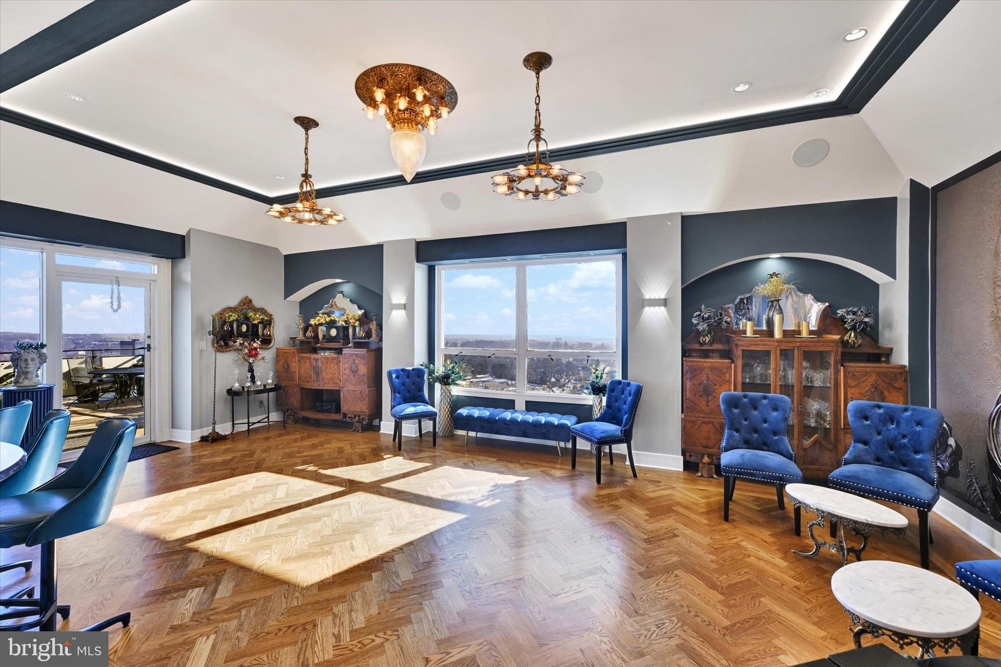 RIDGELY TOWSON CENTER - Residential