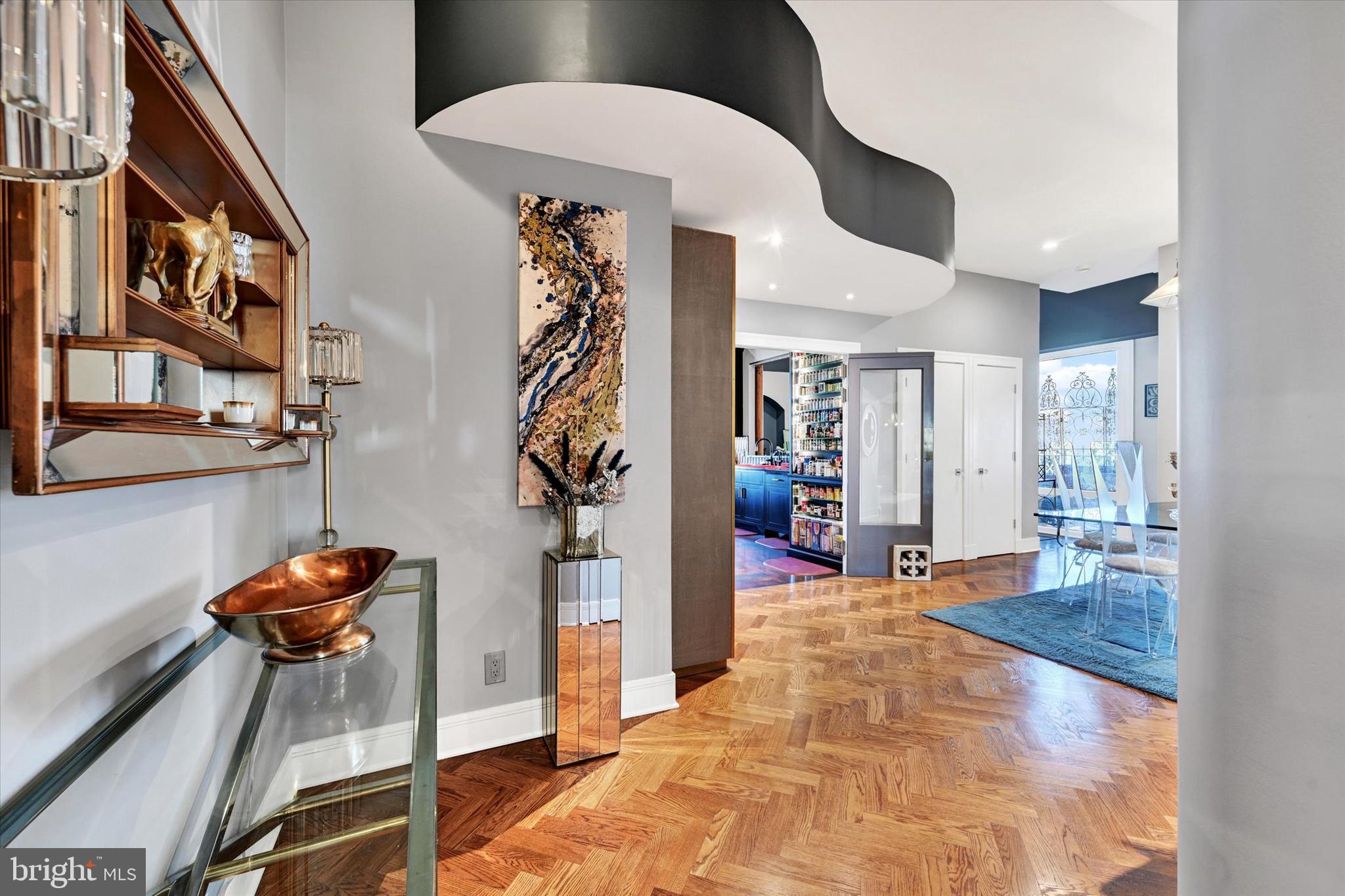 RIDGELY TOWSON CENTER - Residential