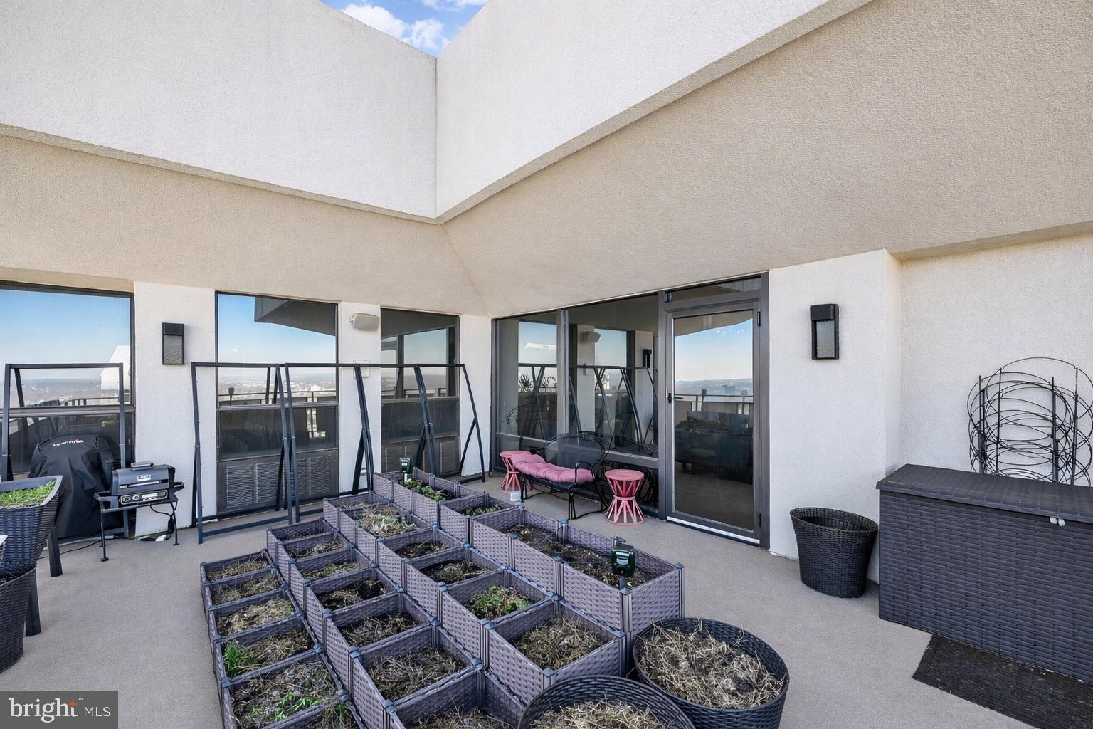 RIDGELY TOWSON CENTER - Residential