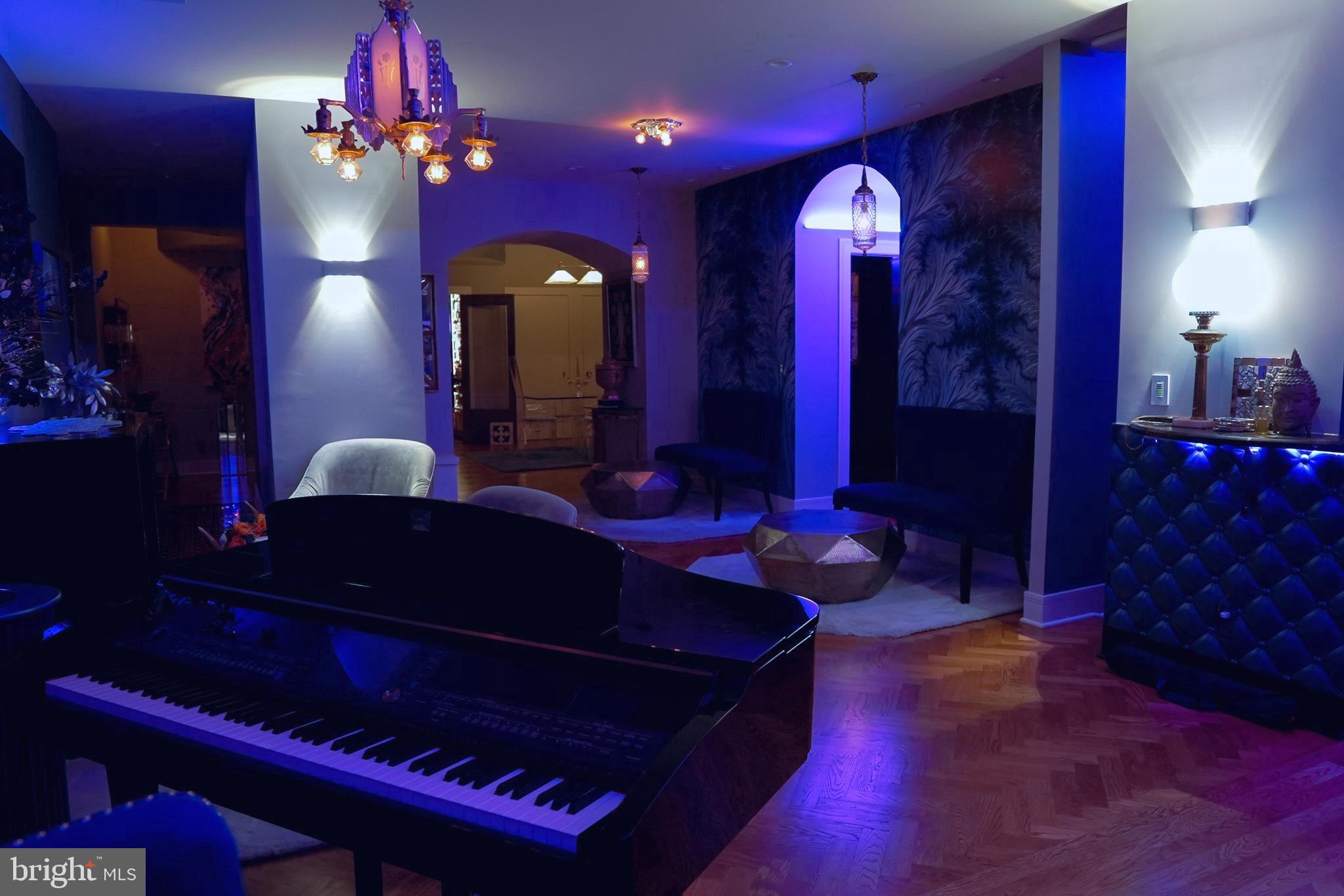 RIDGELY TOWSON CENTER - Residential