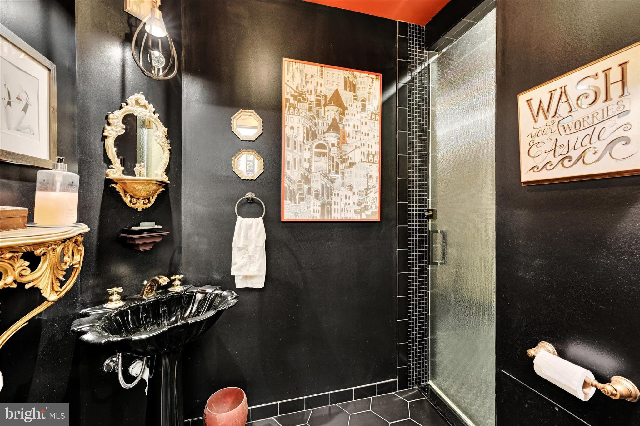 RIDGELY TOWSON CENTER - Residential