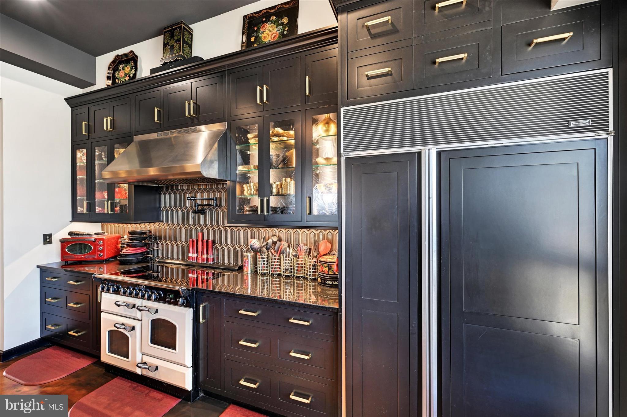 RIDGELY TOWSON CENTER - Residential