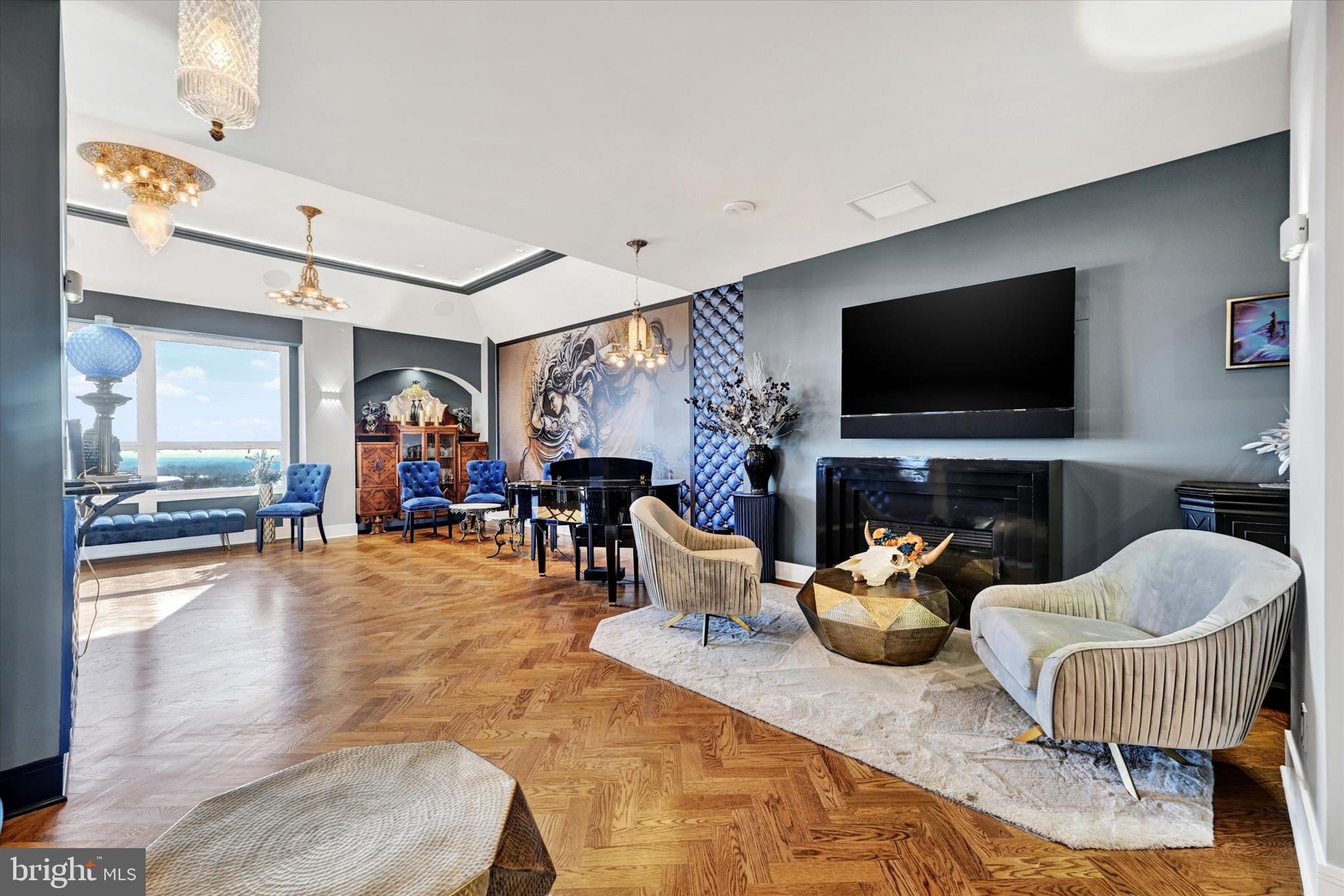 RIDGELY TOWSON CENTER - Residential