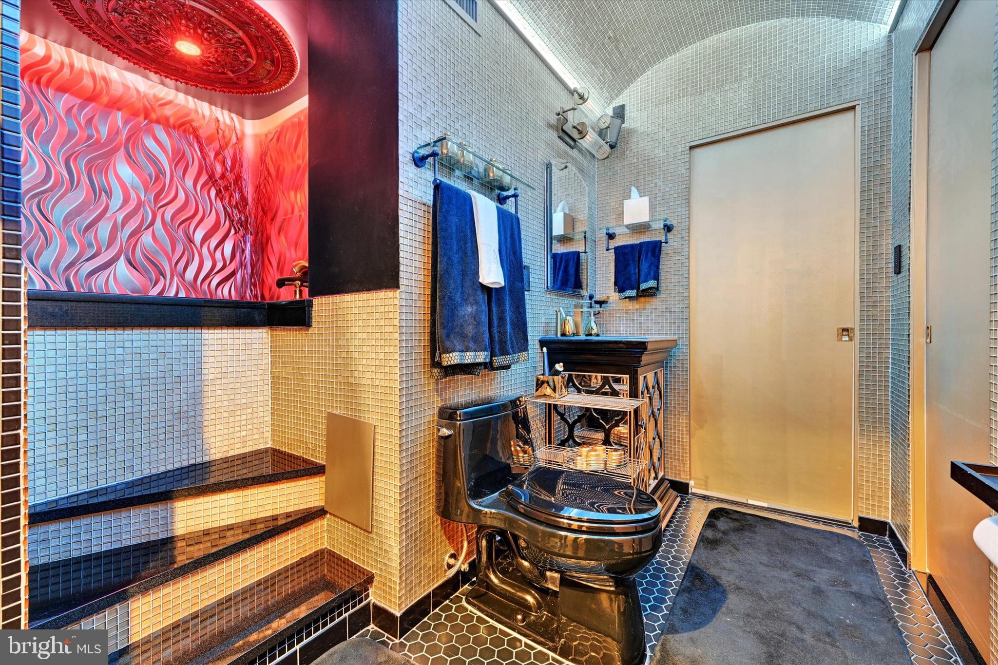 RIDGELY TOWSON CENTER - Residential