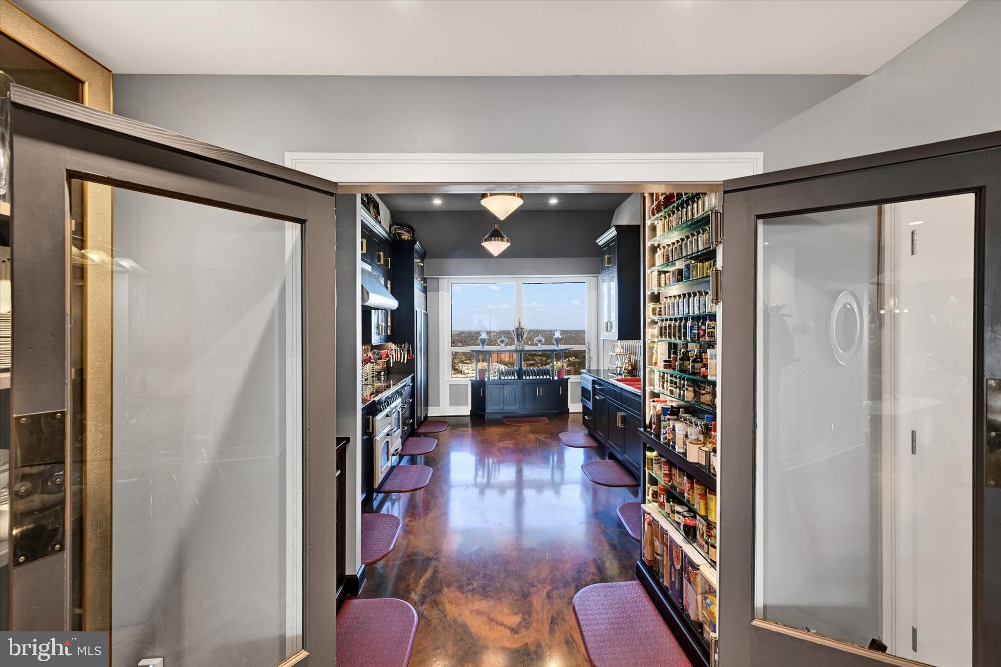 RIDGELY TOWSON CENTER - Residential