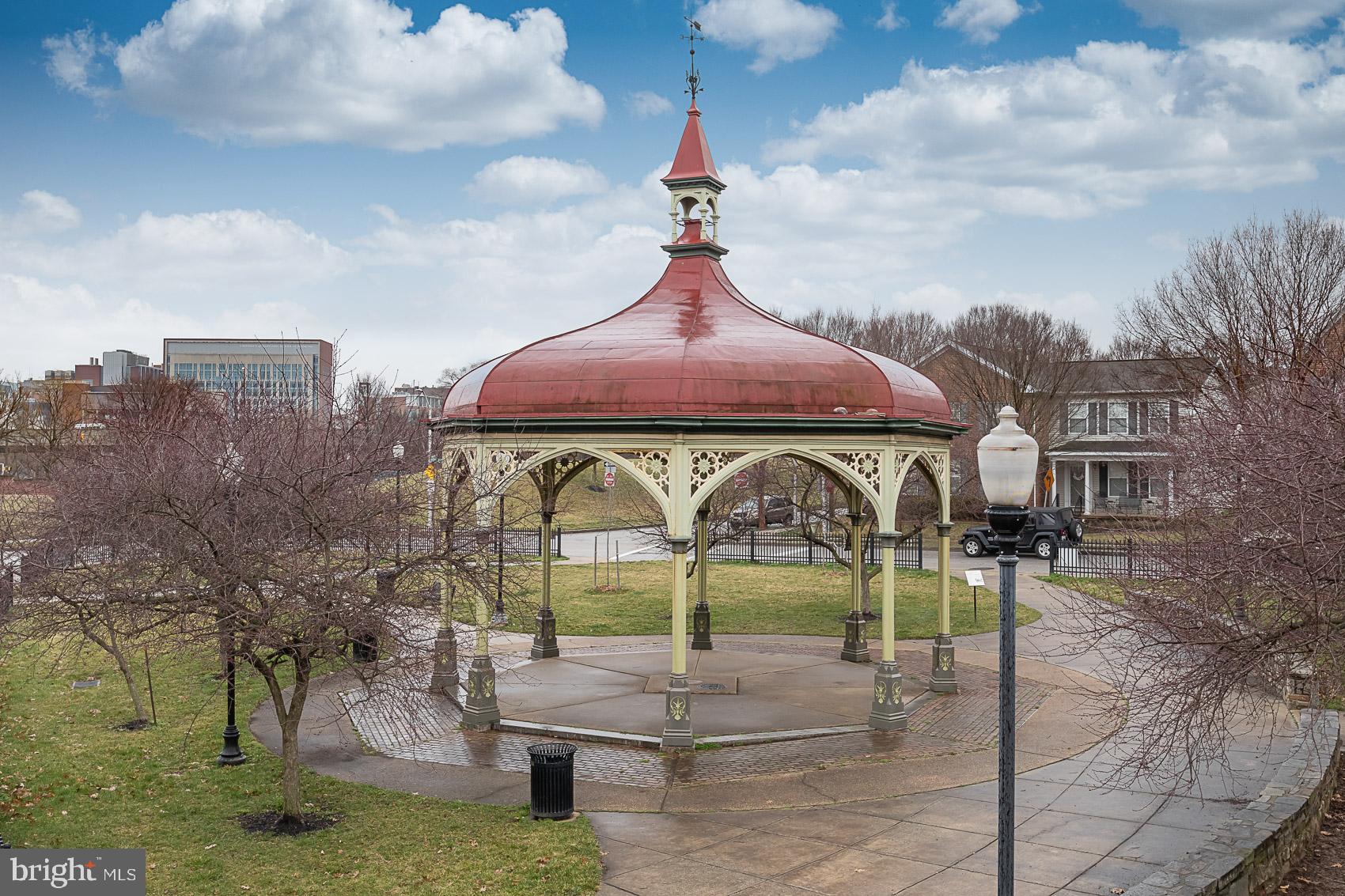 HERITAGE CROSSING - Residential