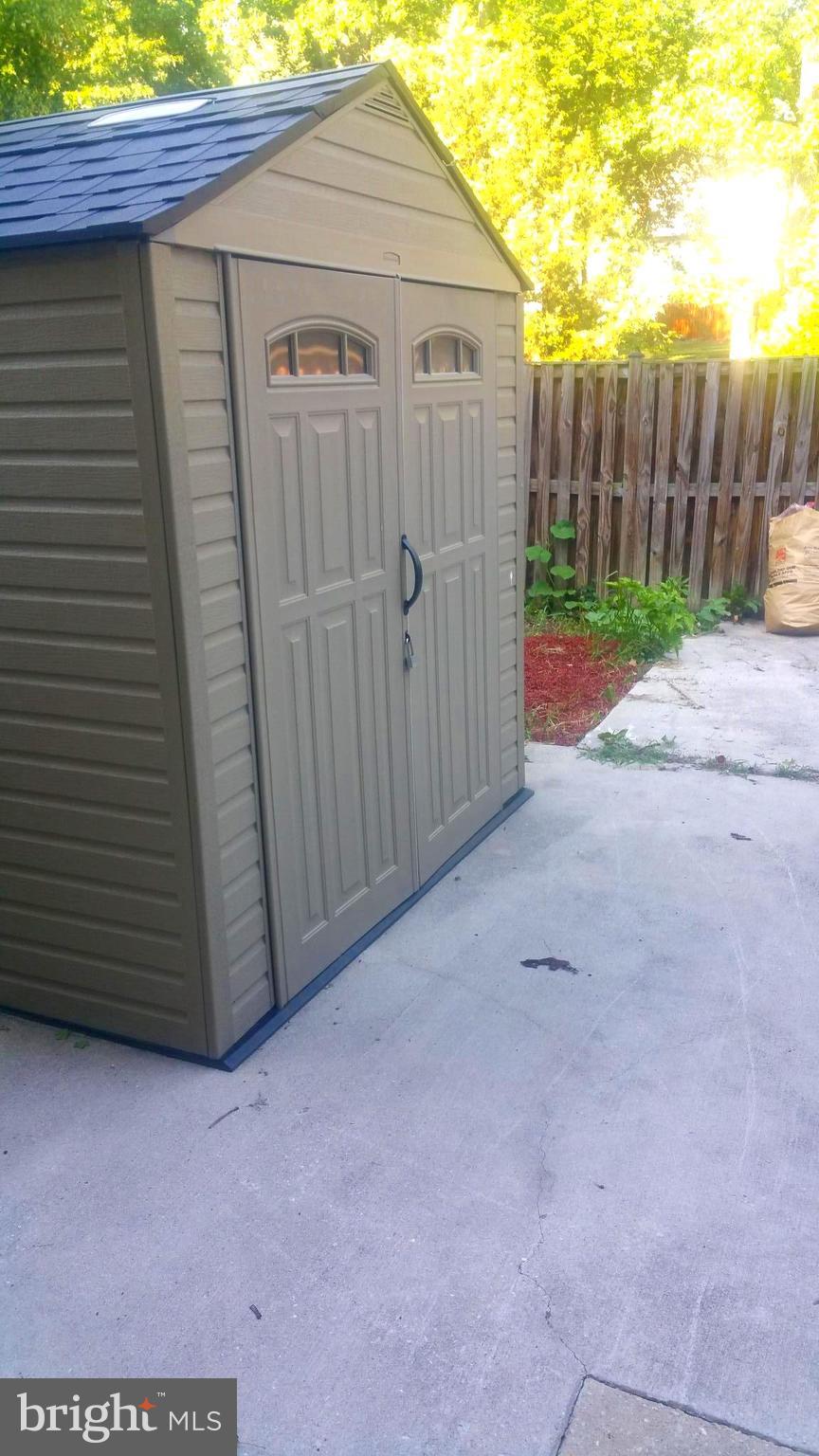 HILLCREST TOWNE - Residential