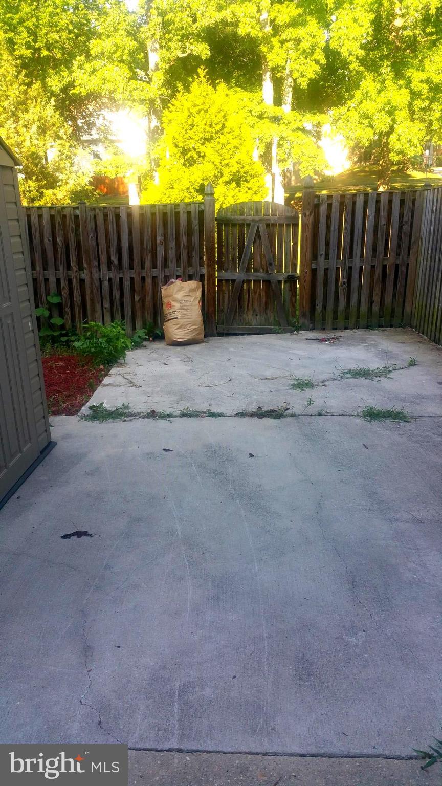 HILLCREST TOWNE - Residential