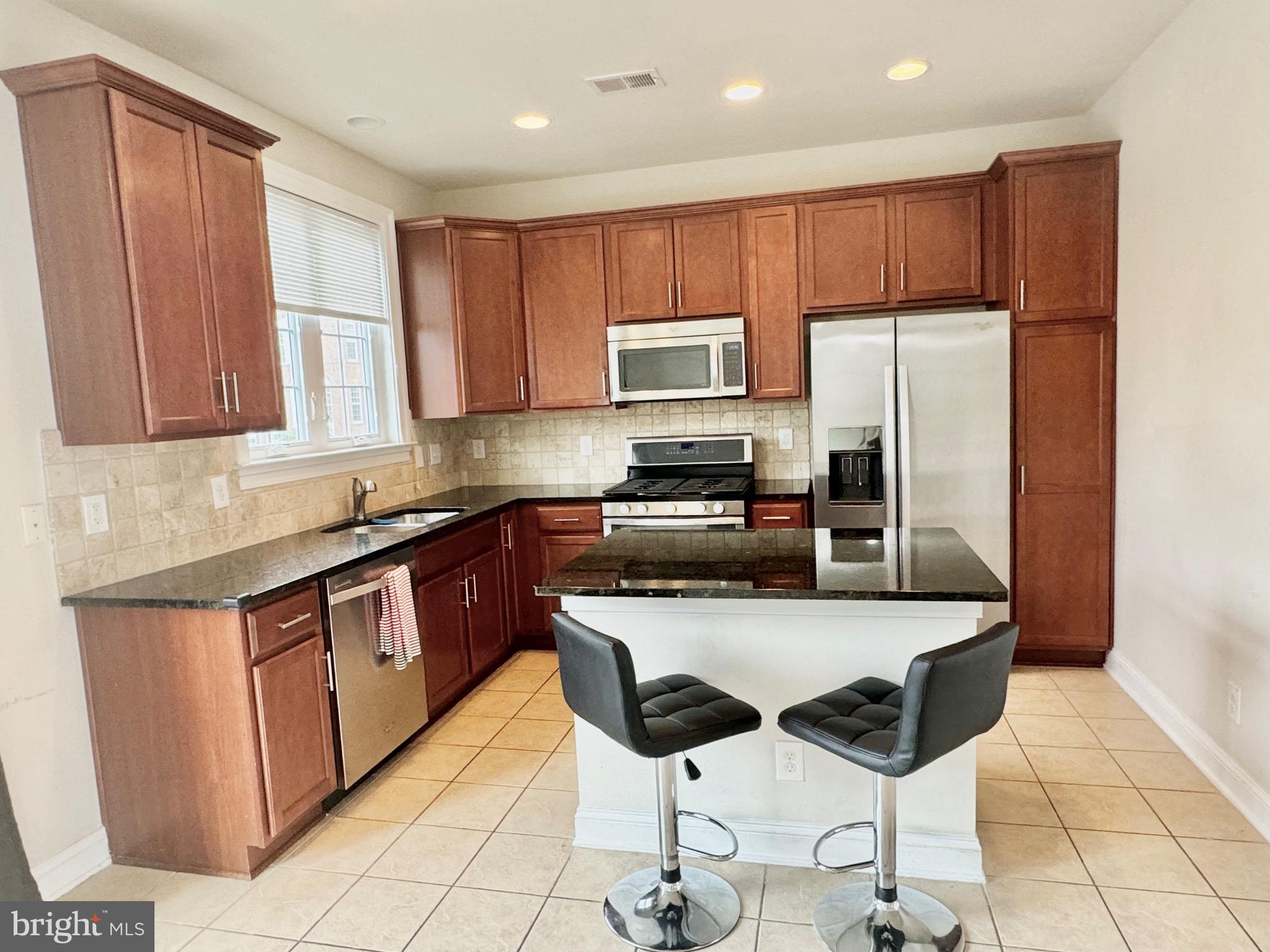 GOOSE CREEK VILLAGE NORTH - Residential Lease