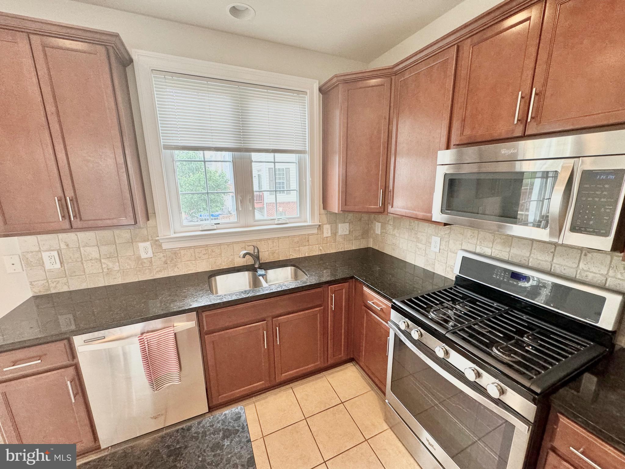 GOOSE CREEK VILLAGE NORTH - Residential Lease