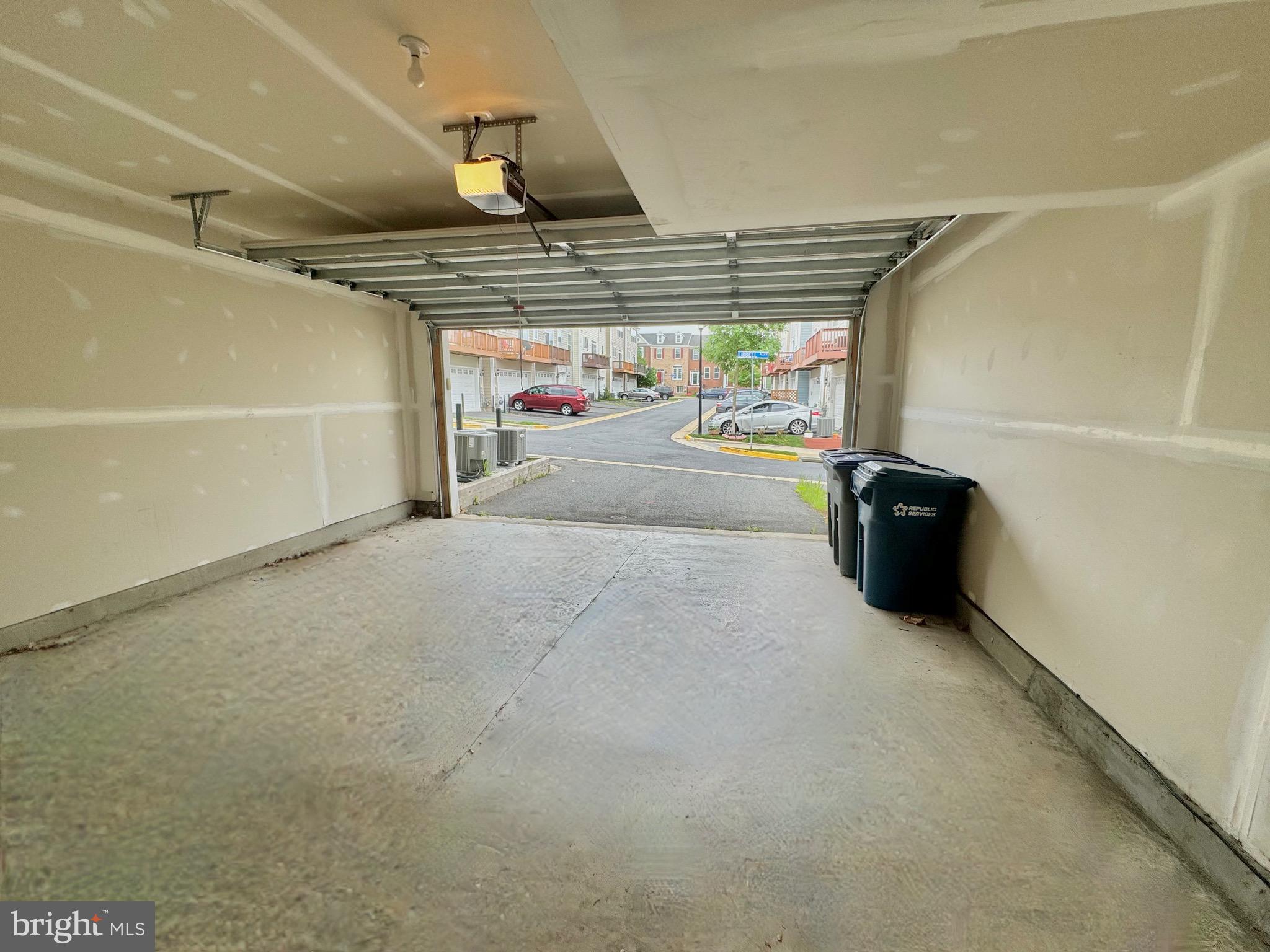 GOOSE CREEK VILLAGE NORTH - Residential Lease