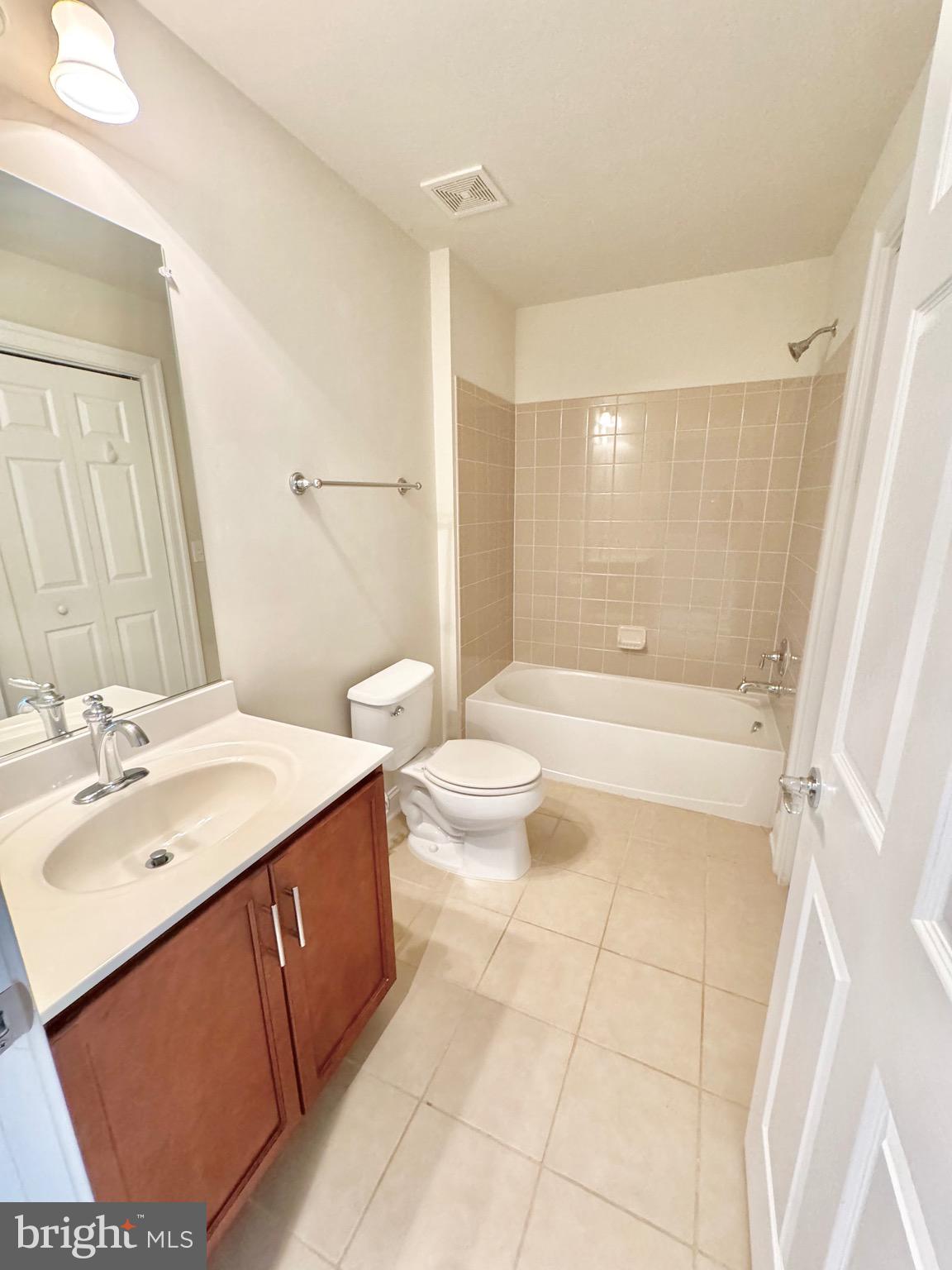 GOOSE CREEK VILLAGE NORTH - Residential Lease