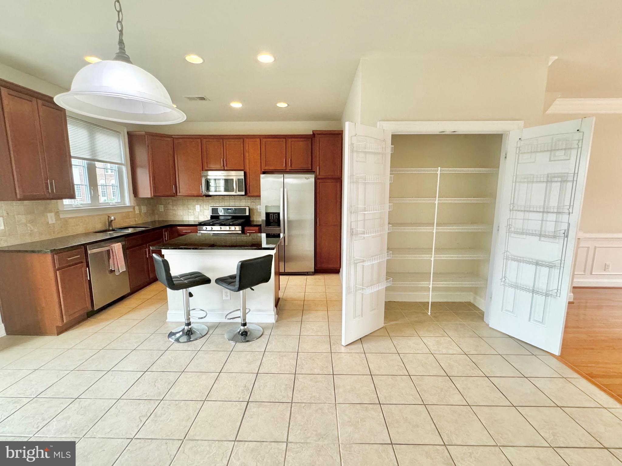 GOOSE CREEK VILLAGE NORTH - Residential Lease