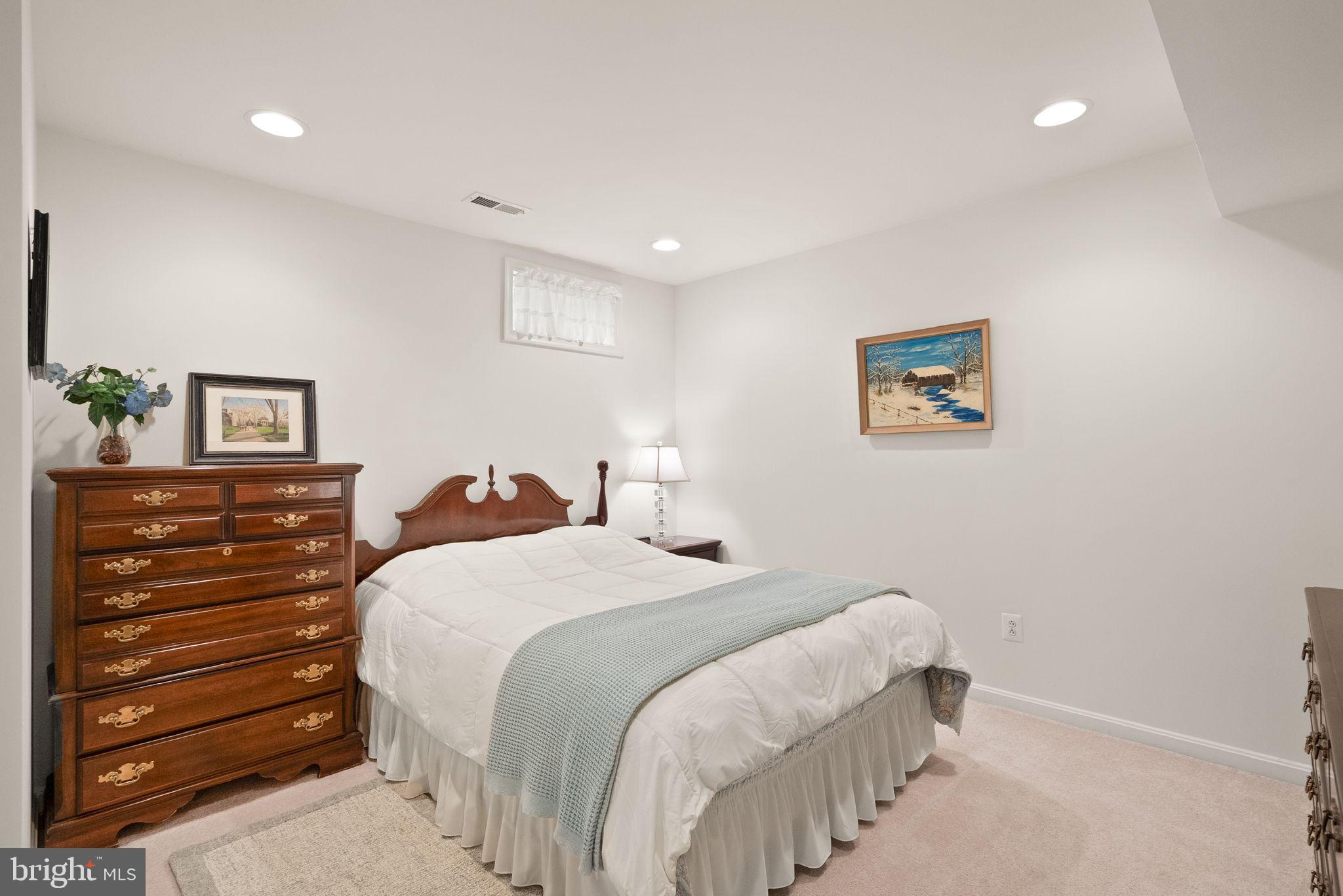 COLES RUN/PARKWAY WEST - Residential