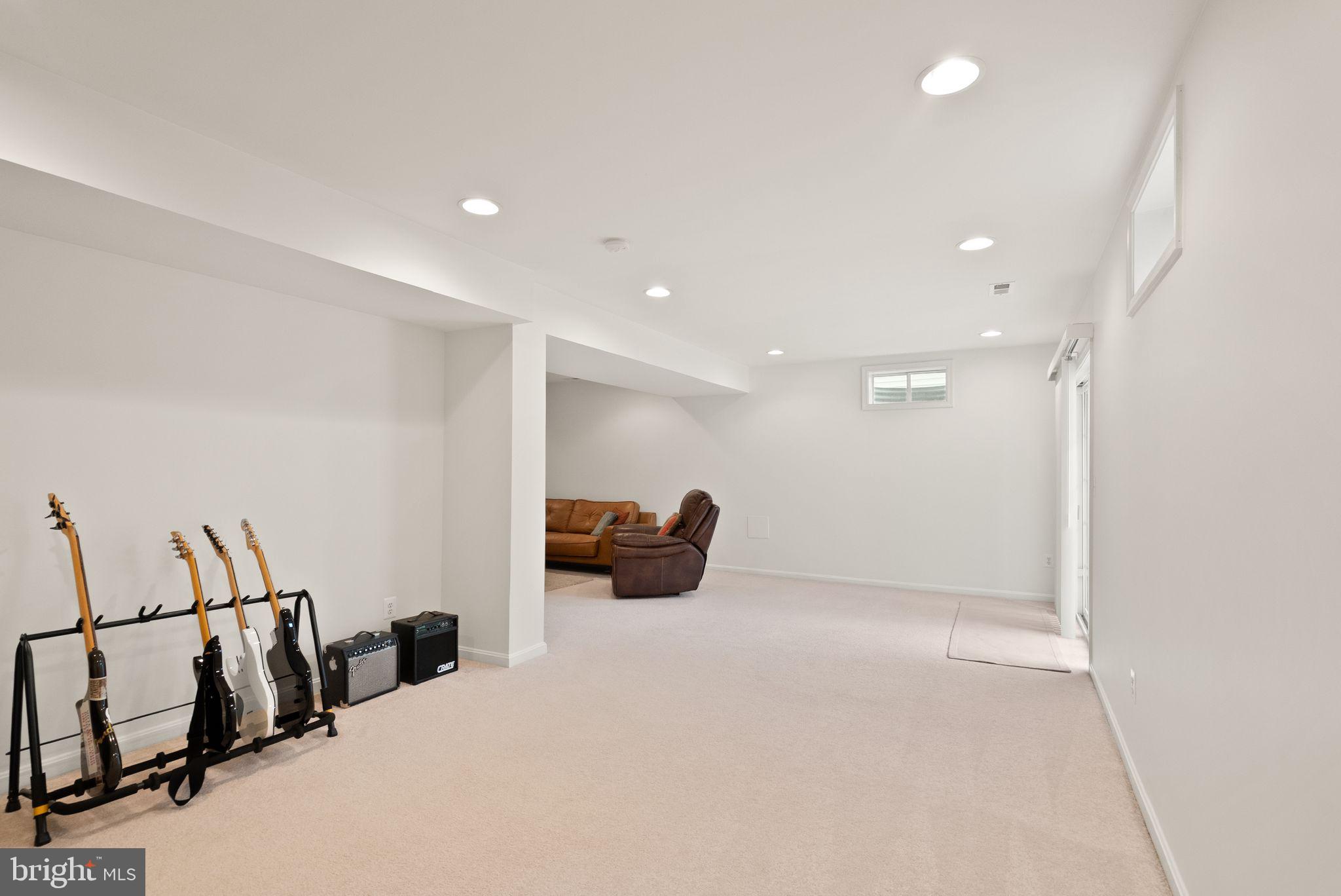 COLES RUN/PARKWAY WEST - Residential