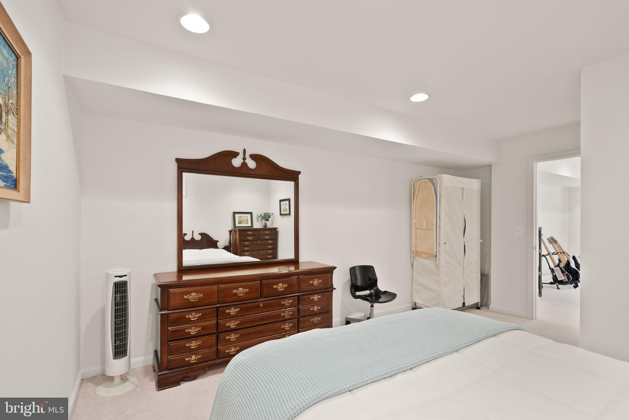 COLES RUN/PARKWAY WEST - Residential