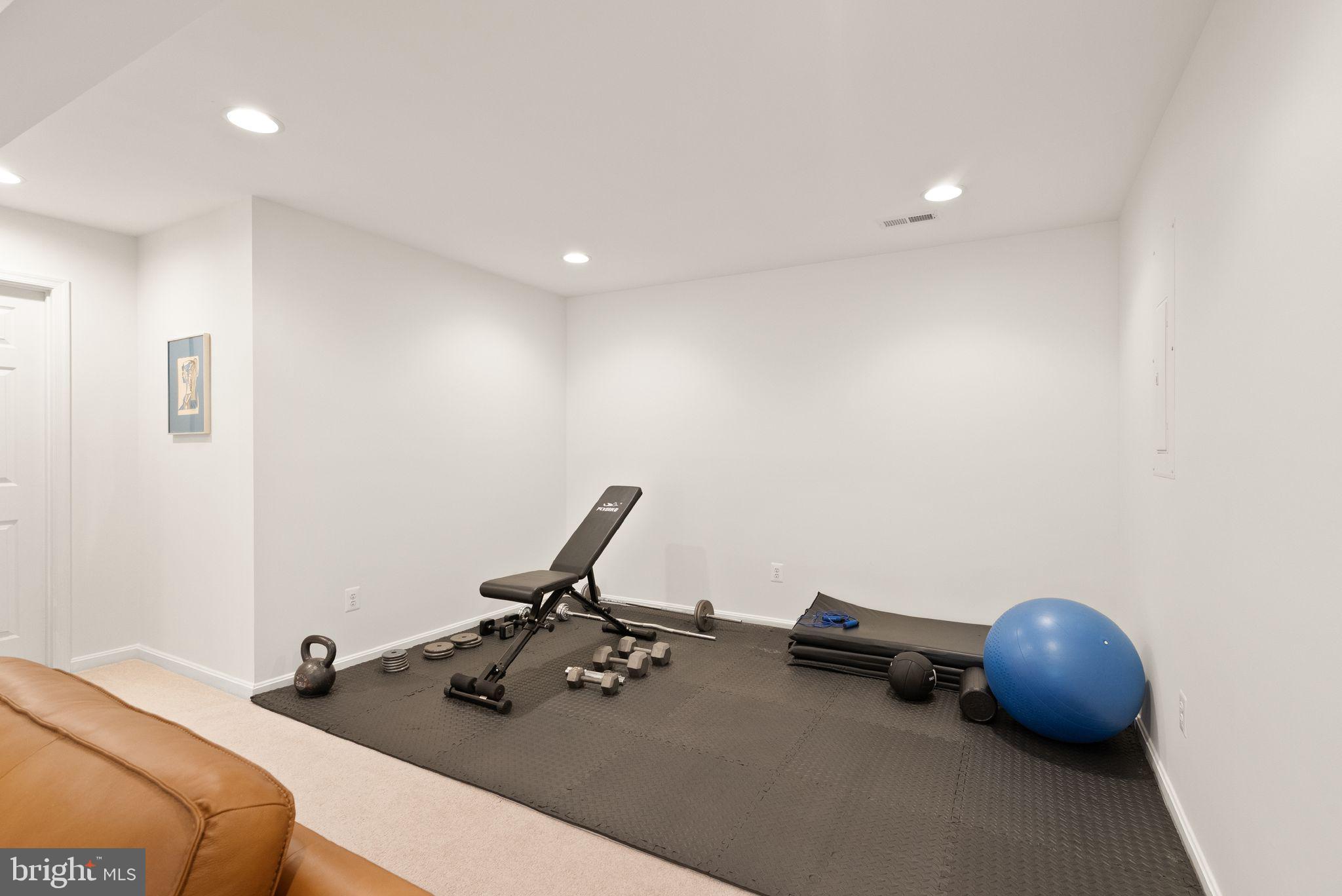 COLES RUN/PARKWAY WEST - Residential