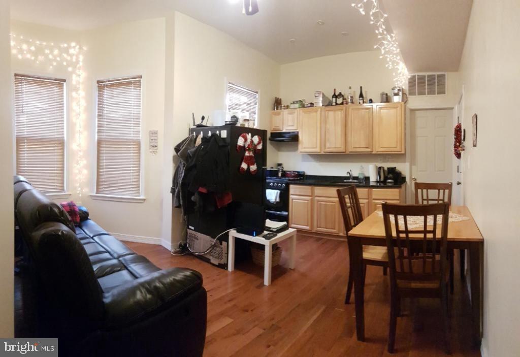 QUEEN VILLAGE - Residential Lease