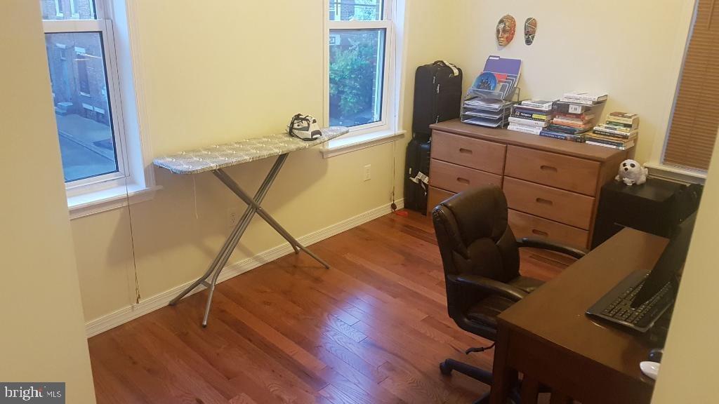 QUEEN VILLAGE - Residential Lease