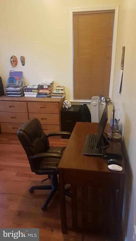 QUEEN VILLAGE - Residential Lease