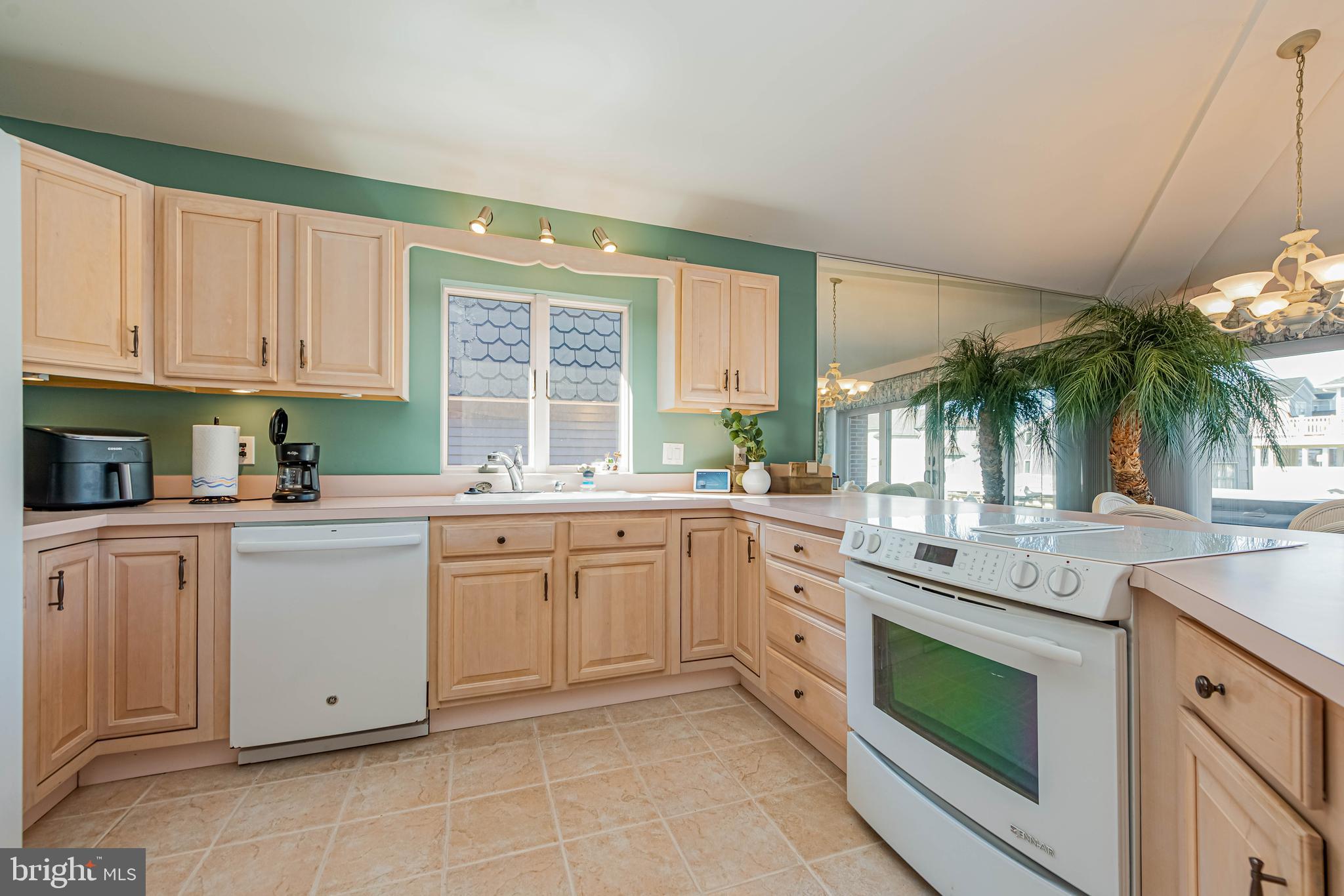 CAINE KEYS II EXT - Residential