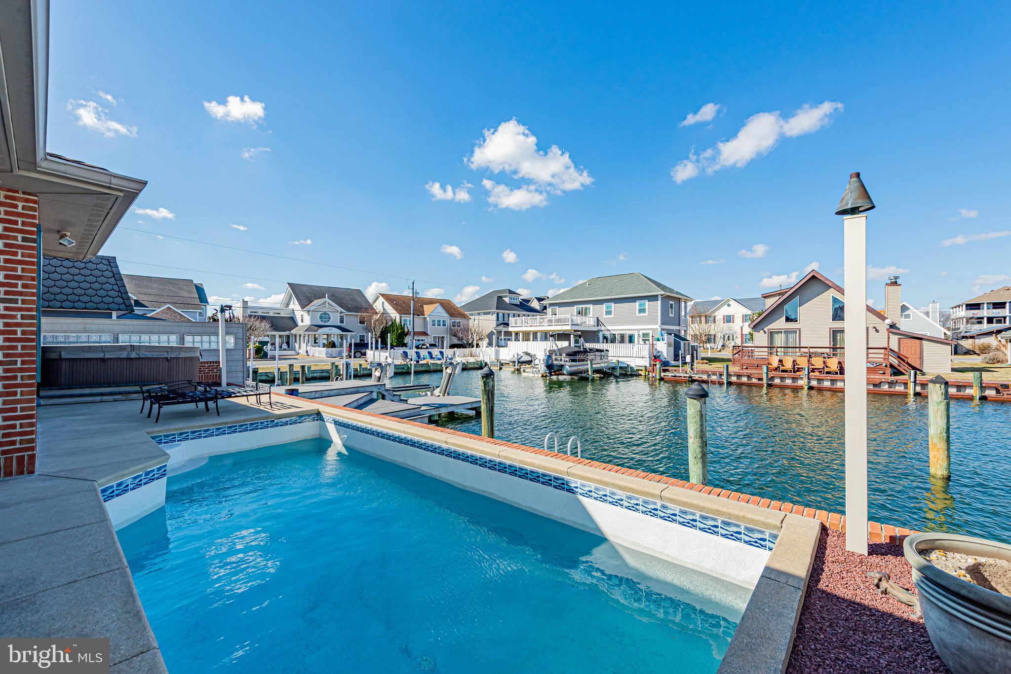 CAINE KEYS II EXT - Residential