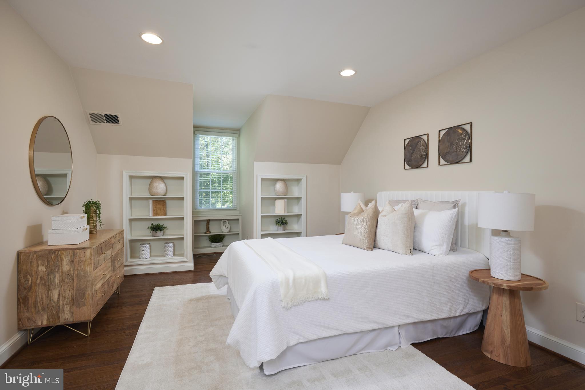 WINDSOR HILLS - Residential